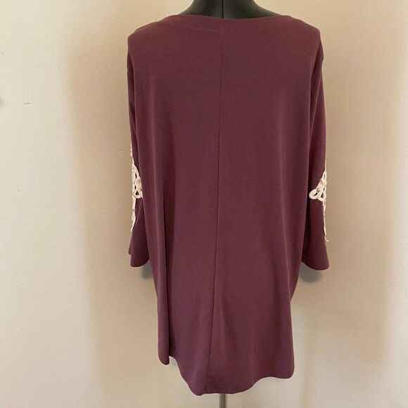 Zenana Premium Embordered Sleeve Threes Quarter Sleeve Womens Top Size 1X - Picture 2 of 5